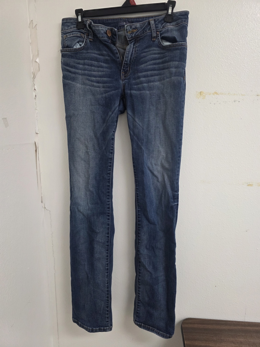 Classic Straight Leg Women's Jeans in Dark Blue Wash (0602)